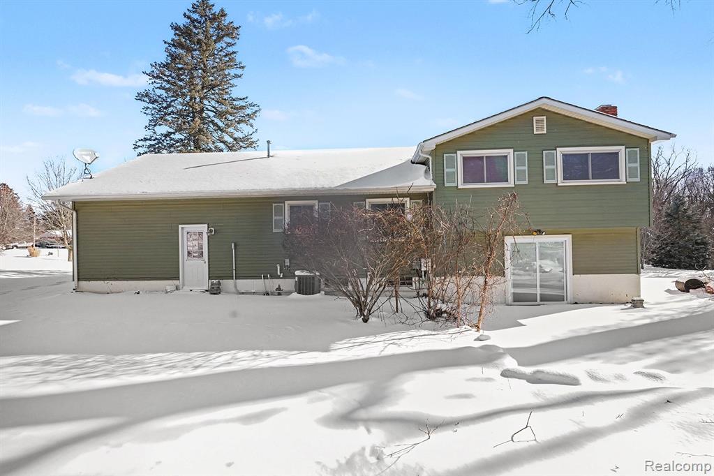 11299 Manchester Drive, Fenton, MI 48430 — Photo 21