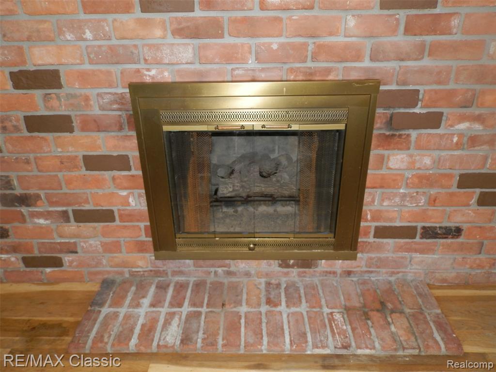 9374 PATTON Street, Livonia, MI 48150 — Photo 8