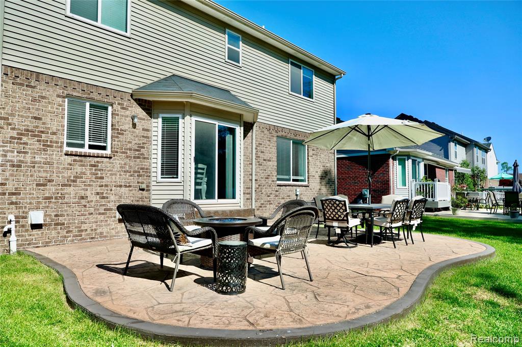 9292 Liberty Court, Livonia, MI 48150 — Photo 25