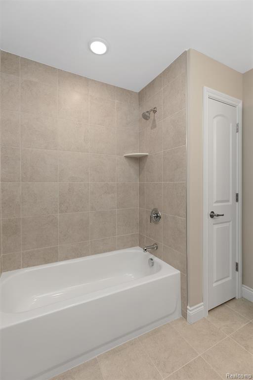 807 Balmoral Ln, Troy, MI 48085 — Photo 22