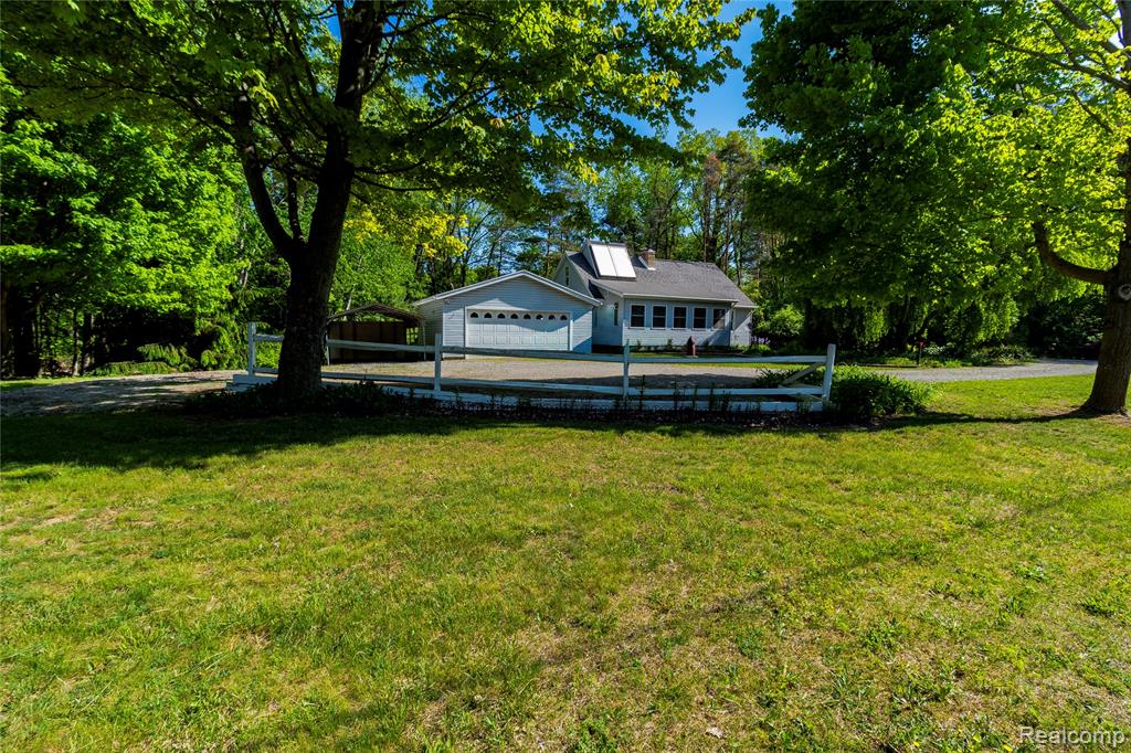 9051 Vienna Road, Otisville, MI 48463 — Photo 54