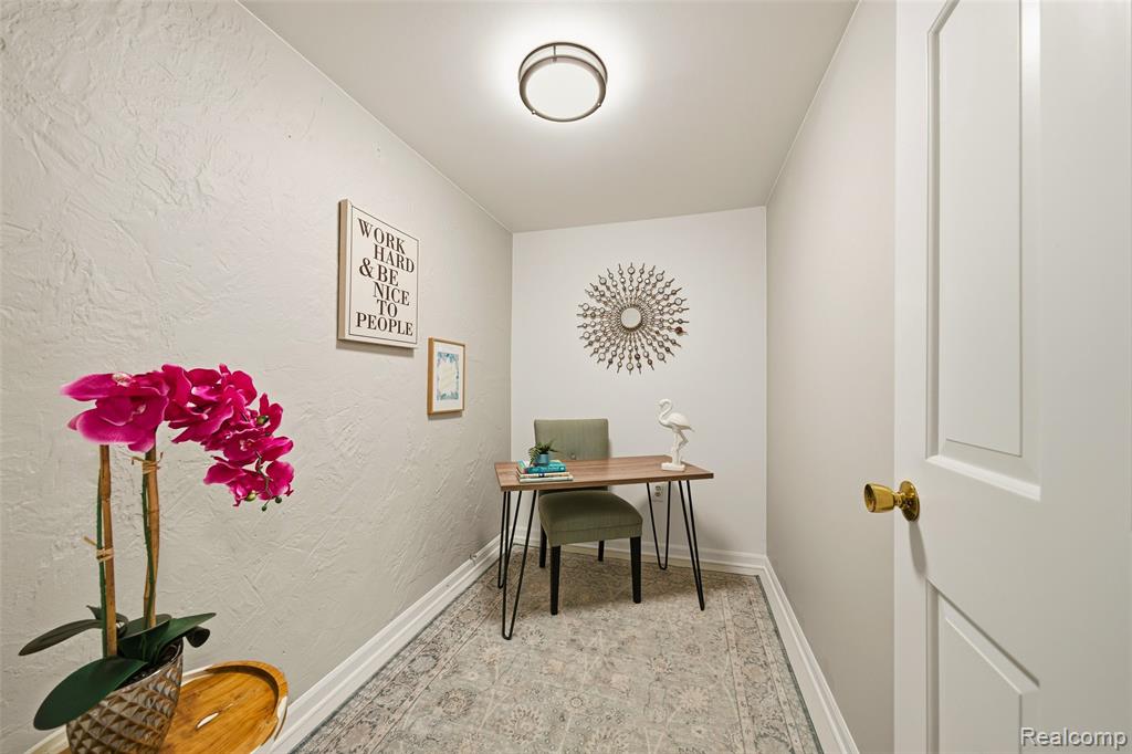 19710 13 Mile Road, 107, Beverly Hills, MI 48025 — Photo 15