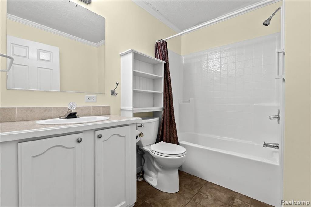 11078 Wood Run Circle, South Lyon, MI 48178 — Photo 25