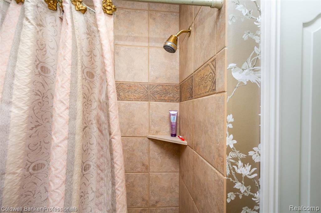 57177 Covington Drive, Washington, MI — Photo 45