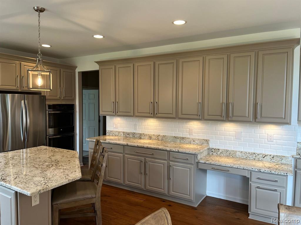 760 PEMBROKE, White Lake, MI — Photo 10