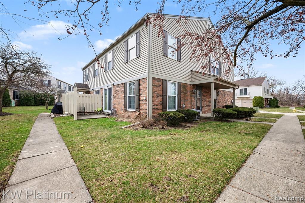 44566 N Bunker Hill Drive, 100, Clinton Twp, MI 48038 — Photo 4