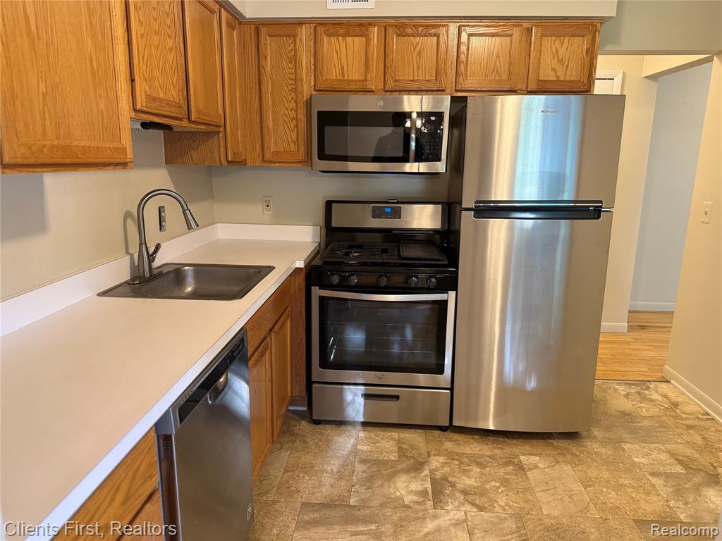 426 Fox Hills Drive N, 8, Bloomfield Hills, MI 48304 — Photo 9