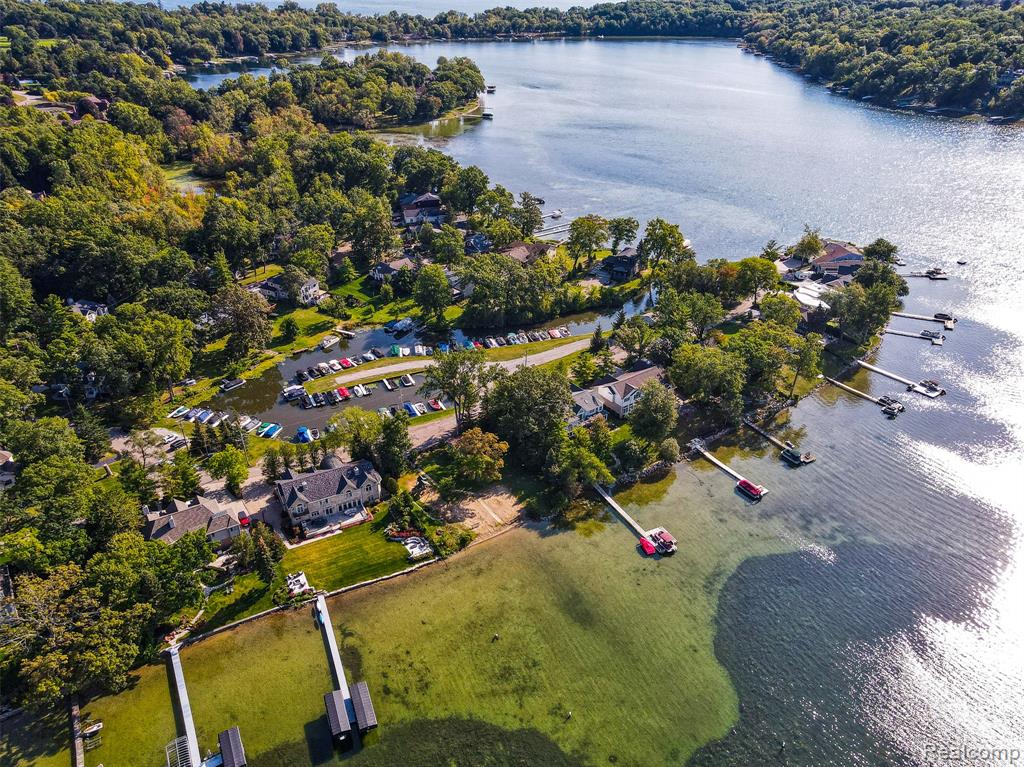 3800 Lakeview Boulevard, Orchard Lake Village, MI 48324 — Photo 44