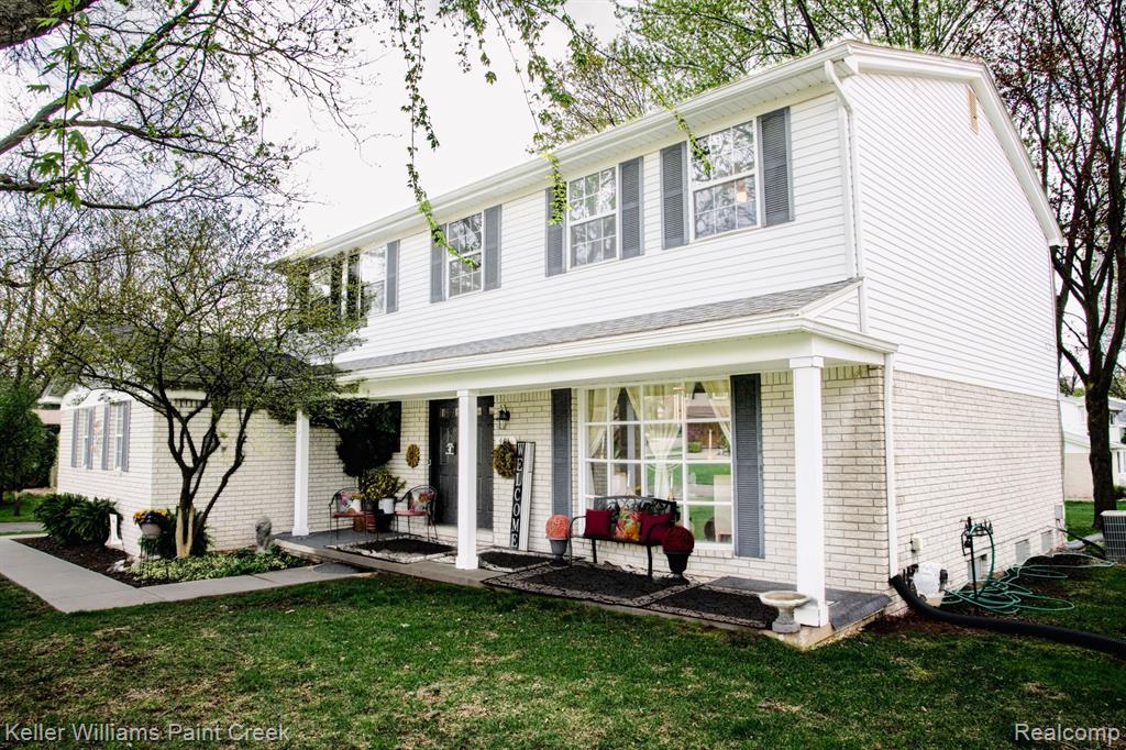 401 PINEHURST Drive, Rochester Hills, MI 48309 — Photo 2