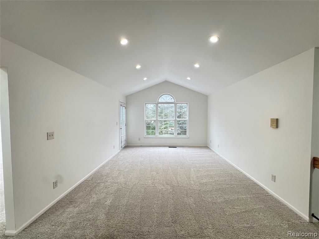 5472 Pine Aires Drive, Sterling Heights, MI 48314 — Photo 5