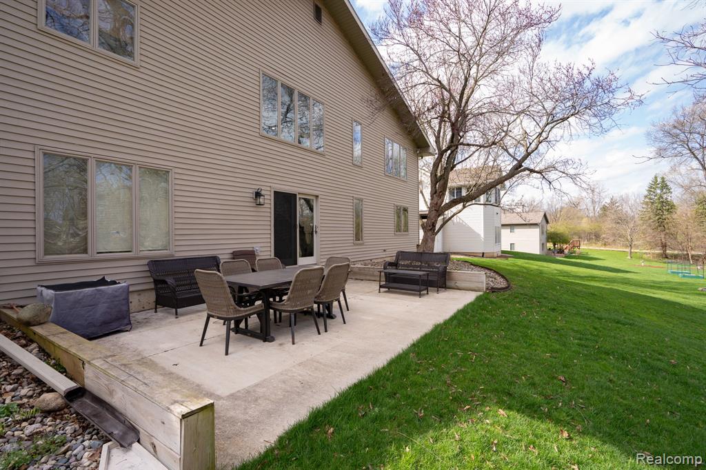 807 Oneida Woods Trail, Grand Ledge, MI 48837 — Photo 4