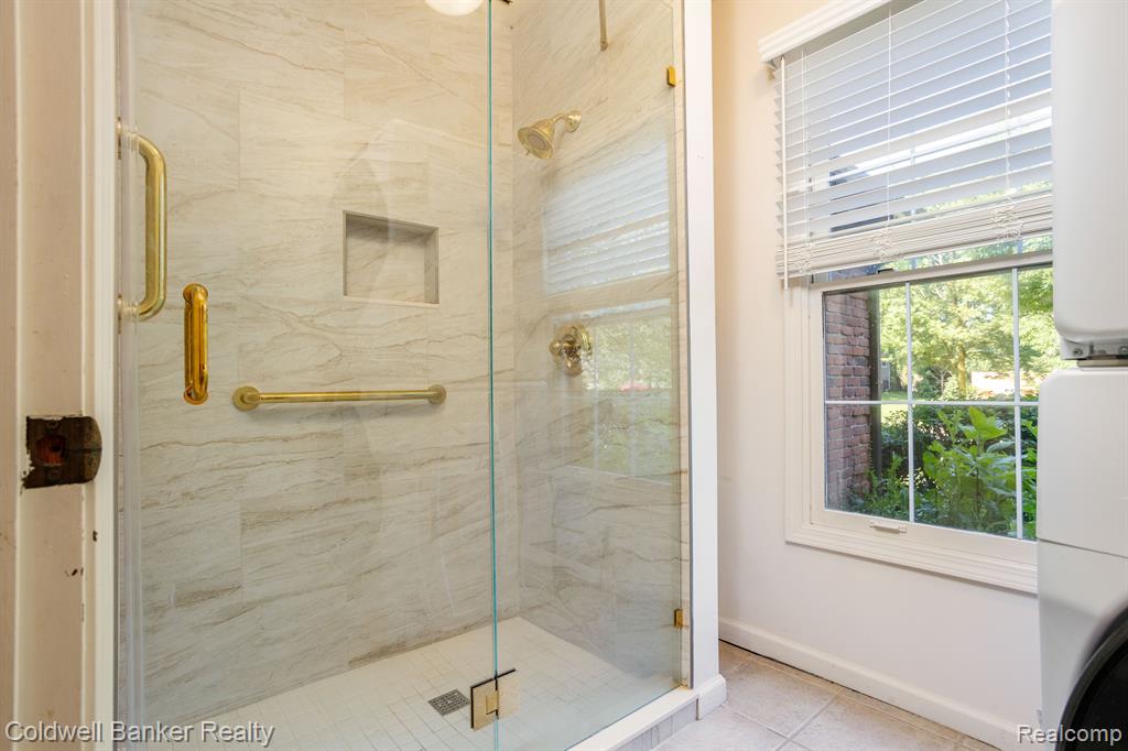 5310 HERTFORD Drive, Troy, MI 48085 — Photo 15