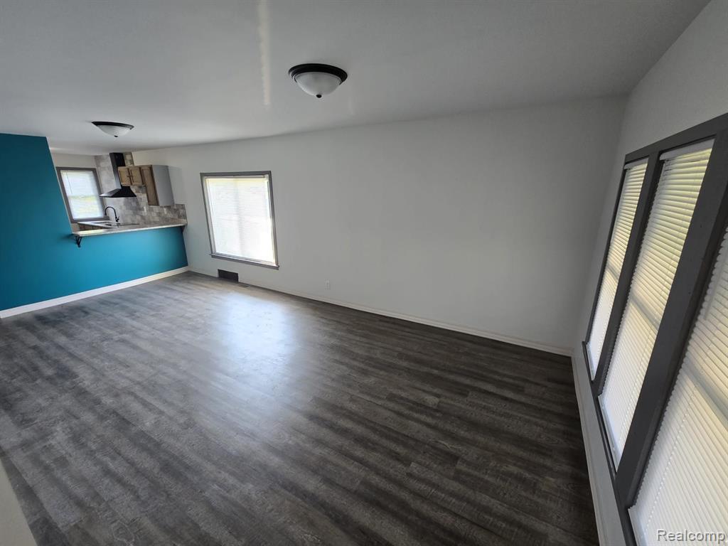 592 S HARRINGTON Street, Detroit, MI 48209 — Photo 7