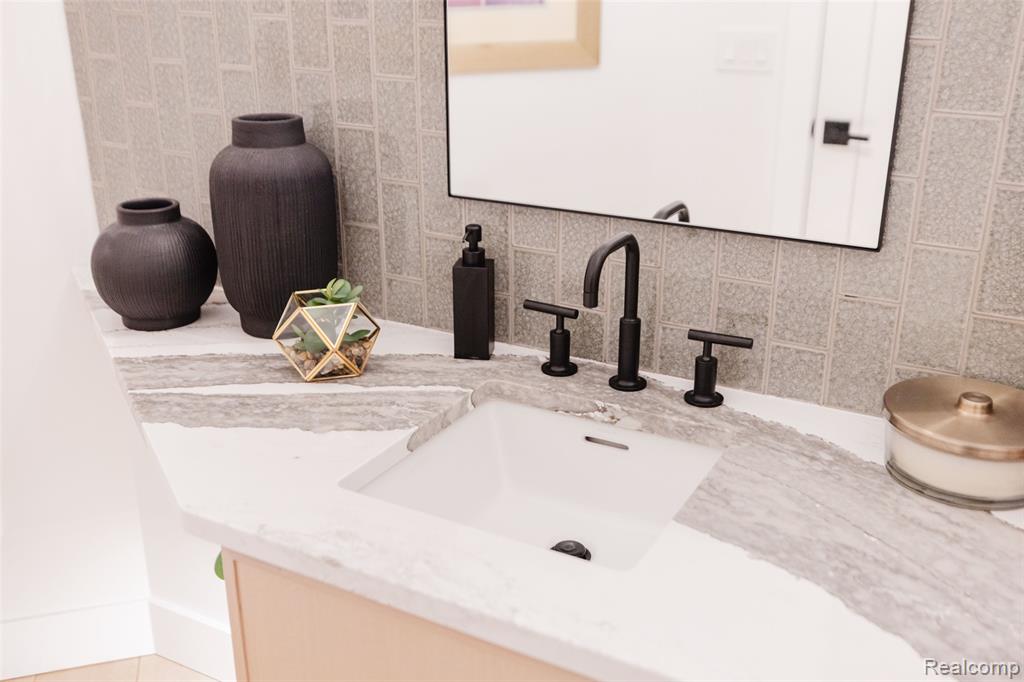 12530 Woodhull Landing, Fenton, MI 48430 — Photo 31