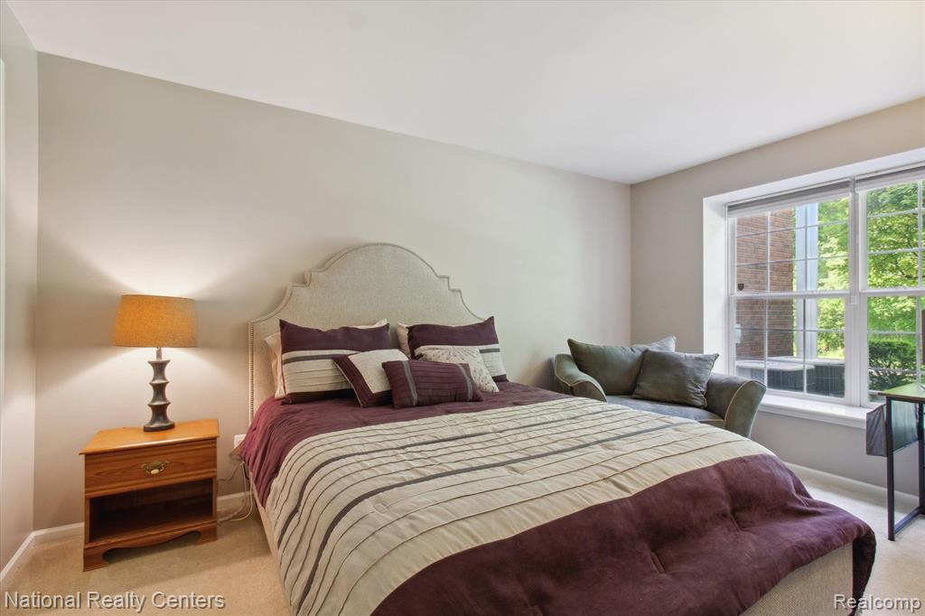 4727 BERKSHIRE Drive, 197, Sterling Heights, MI 48314 — Photo 12