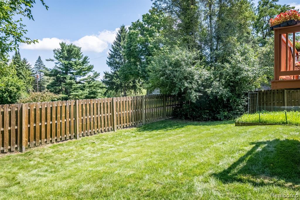 6035 MAPLEVIEW Lane, Ypsilanti, MI 48197 — Photo 34