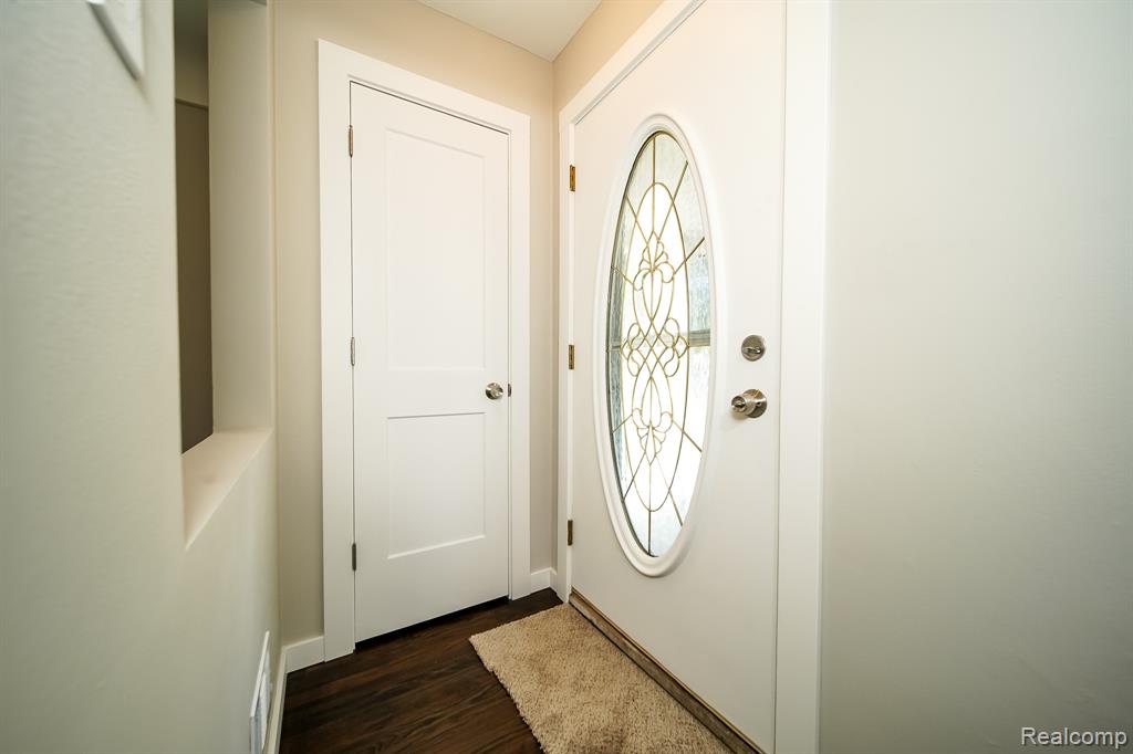 23610 Morton Street, Oak Park, MI 48237 — Photo 8