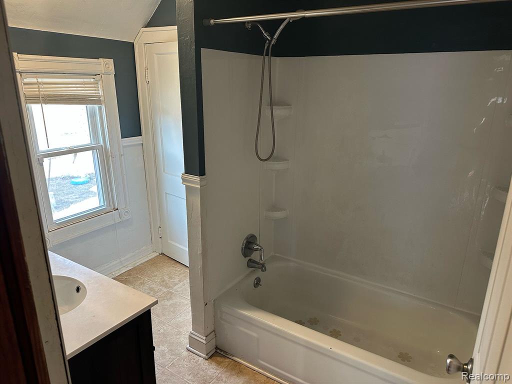 4132 SEMINOLE Street, Detroit, MI 48214 — Photo 15