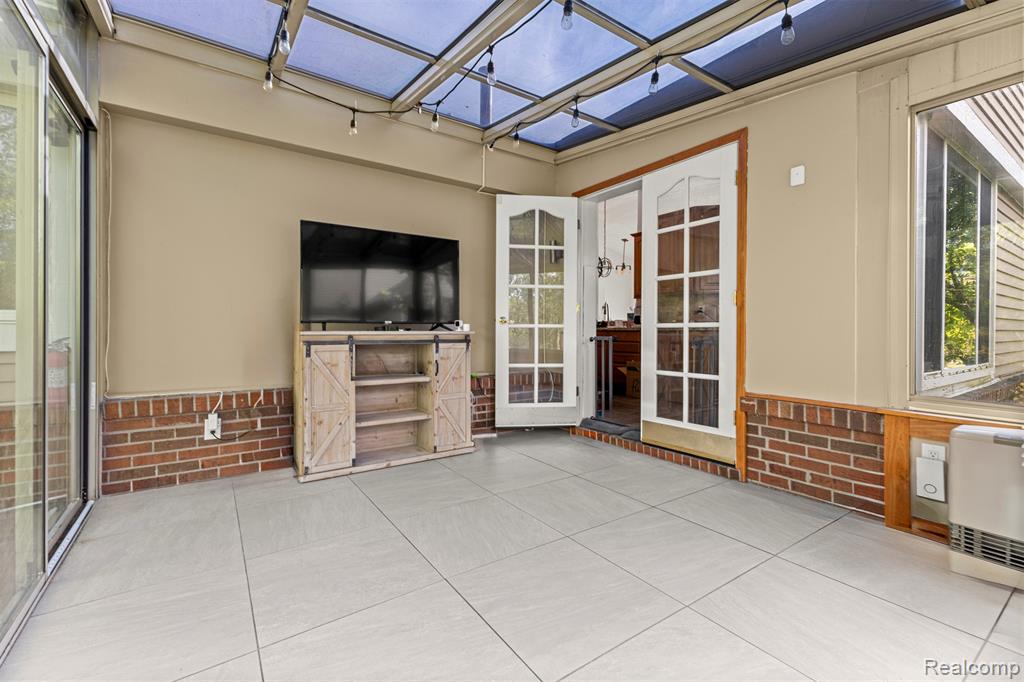 2481 Woodmont Drive E, Canton, MI 48188 — Photo 30