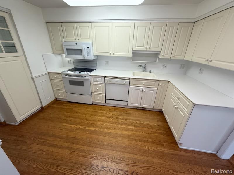 48108 COLONY FARM Circle, Plymouth, MI 48170 — Photo 8