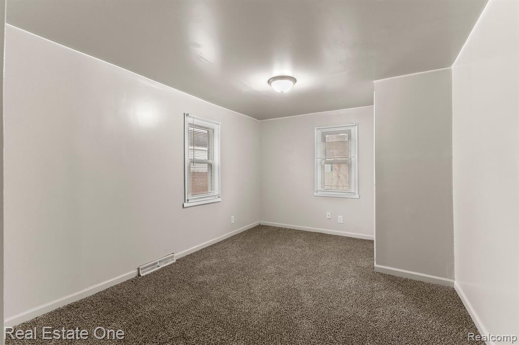 5121 CROISSANT Street, Dearborn Heights, MI 48125 — Photo 26