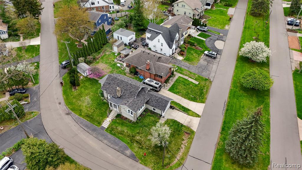 1430 Benvenue Street, Sylvan Lake, MI 48320 — Photo 33