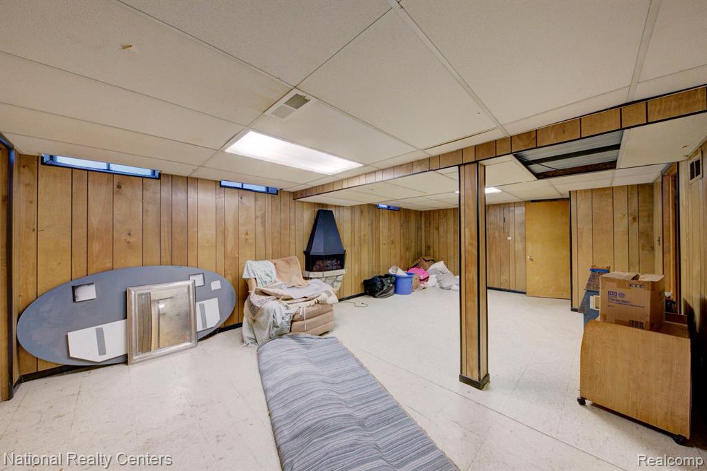41702 BEDFORD Drive, Canton, MI 48187 — Photo 19