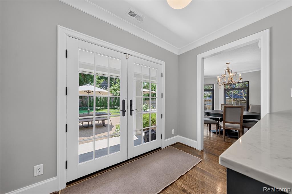 960 Mohegan Street, Birmingham, MI 48009 — Photo 10