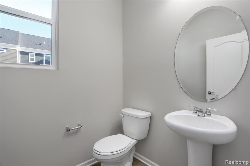 43173 Atwood Ave, Novi, MI — Photo 11
