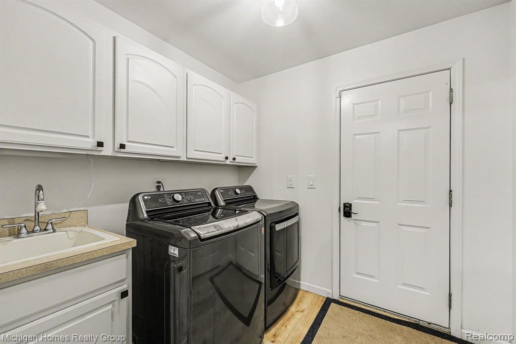 2070 S Red Maple Lane S, 106, Commerce Twp, MI 48390 — Photo 12