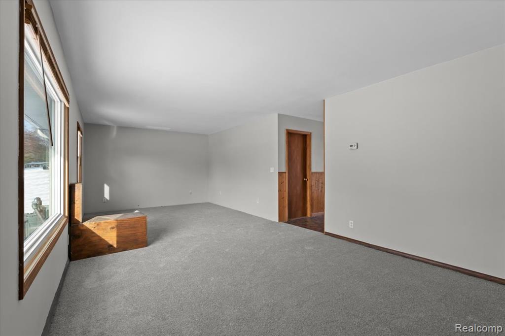 6123 Stephen, Brighton, MI 48116 — Photo 2