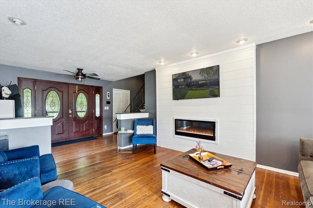 5394 KIMBERLY Drive, Grand Blanc, MI 48439 — Photo 7