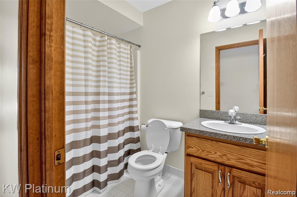 28715 Portsmouth Court, Chesterfield, MI 48047 — Photo 16