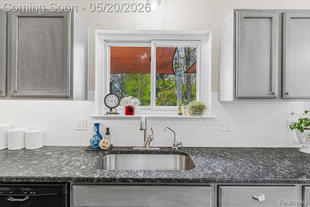 1558 Chelsea Circle, Howell, MI 48843 — Photo 18