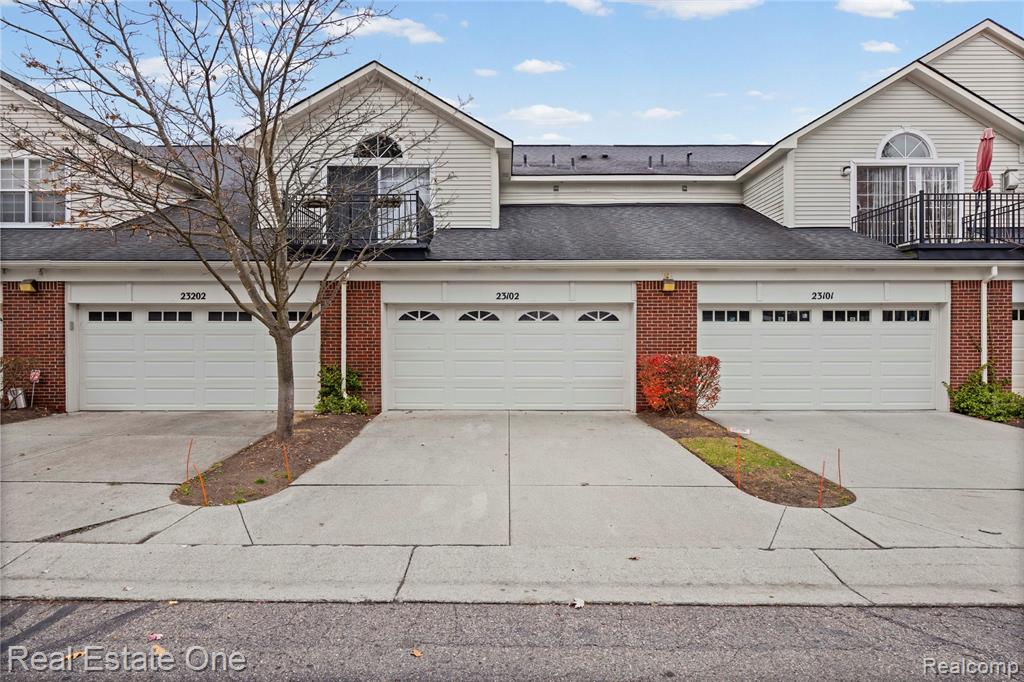 23102 Alexa, Walled Lake, MI 48390 — Photo 17