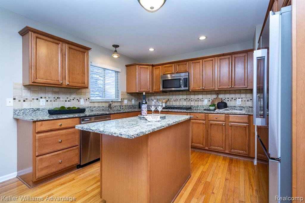 24975 Bloomfield Court, Novi, MI — Photo 13