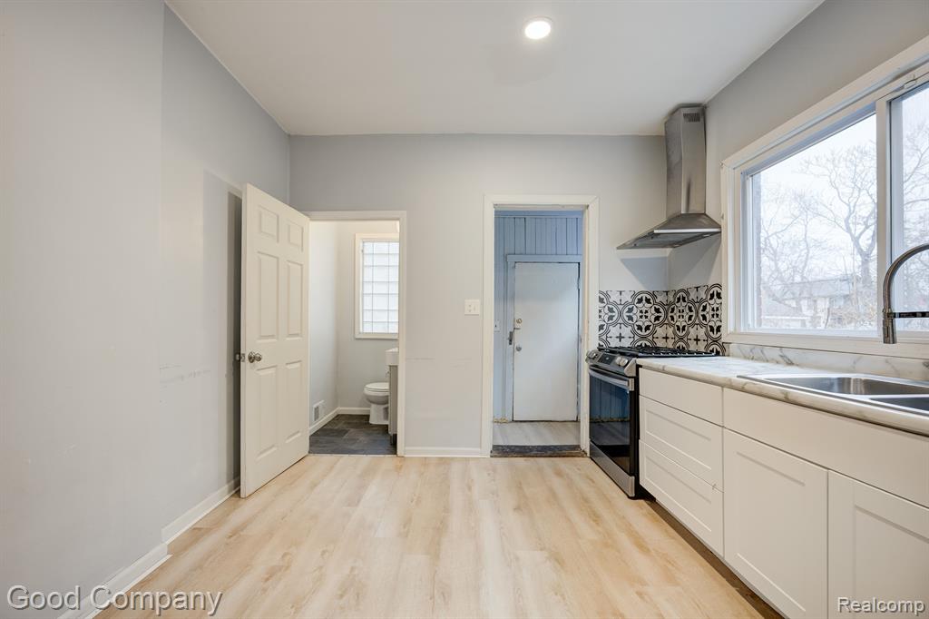 849 CHALMERS Street, Detroit, MI 48215 — Photo 14
