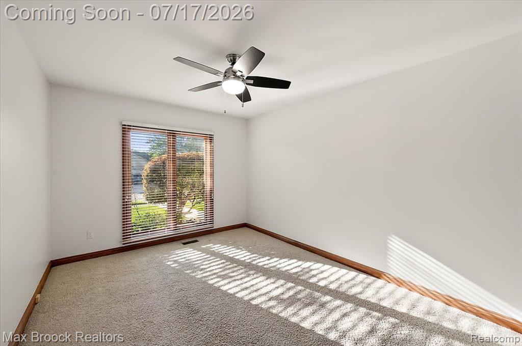 43909 Welland Drive, Clinton Twp, MI 48038 — Photo 23