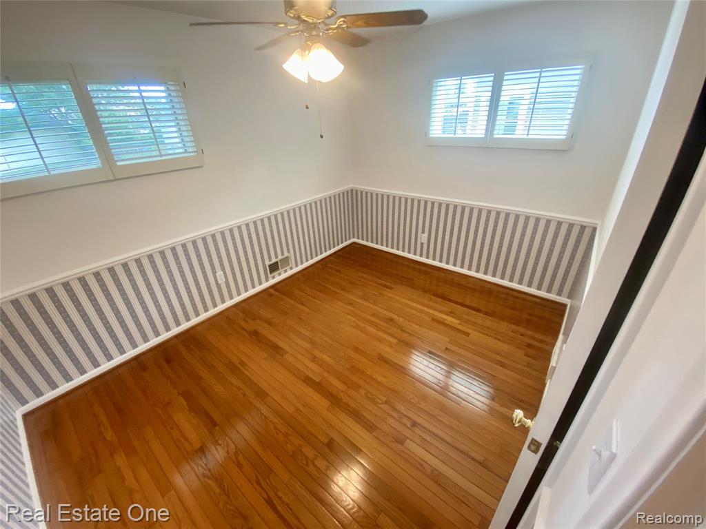 8262 Roselawn Street, Westland, MI — Photo 7