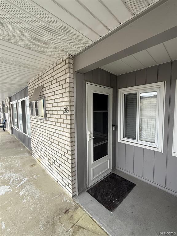 3421 Hillside Drive, 28, Royal Oak, MI 48073 — Photo 2