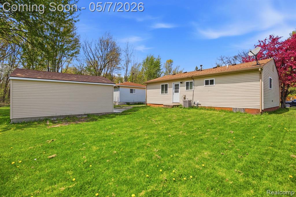 30022 Midfield Drive, New Haven, MI 48048 — Photo 17