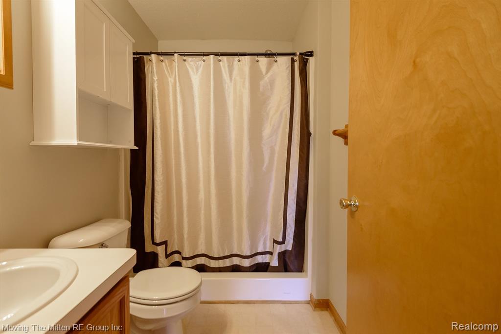 9635 WILDFLOWER Court, Van Buren, MI 48111 — Photo 18