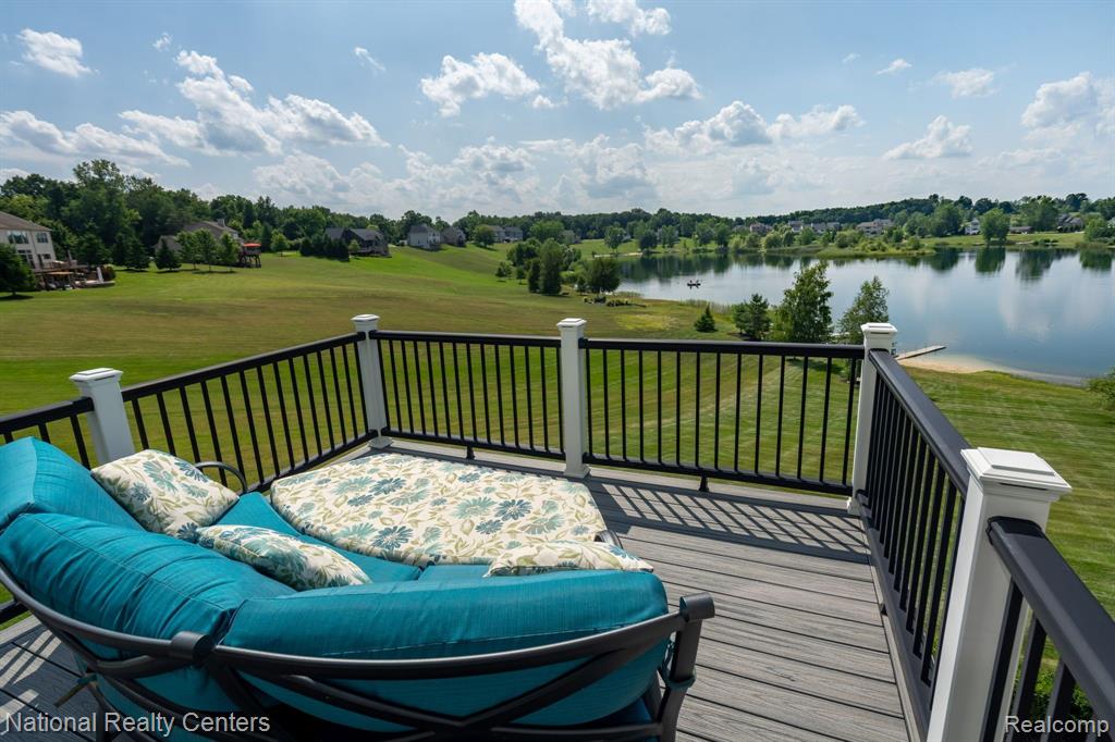 9869 Dartmouth Road, Clarkston, MI 48348 — Photo 52