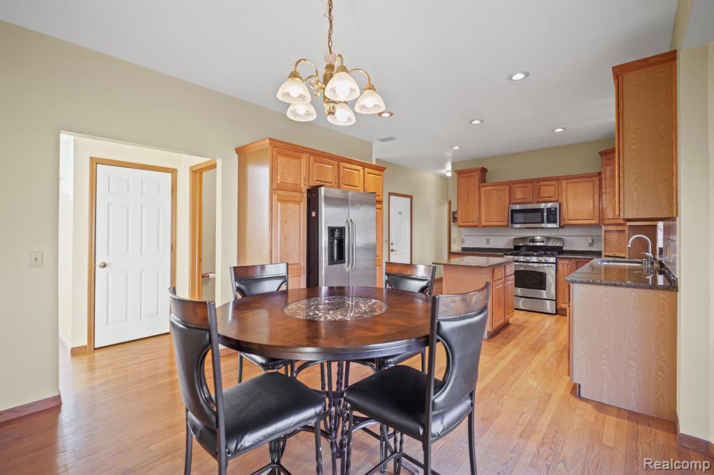 564 CHASSEUR Drive, Grand Blanc, MI 48439 — Photo 7