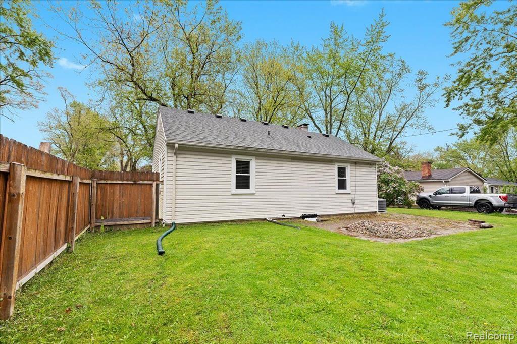 15403 MAXWELL Avenue, Plymouth, MI 48170 — Photo 8