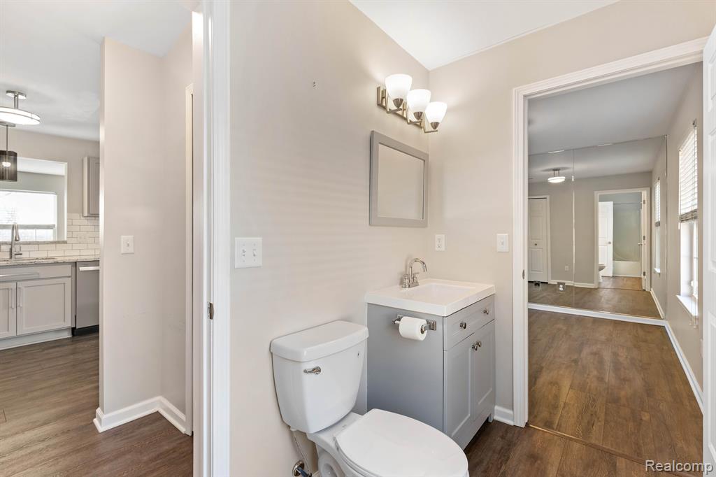 890 Lothrop Road, Detroit, MI 48202 — Photo 10