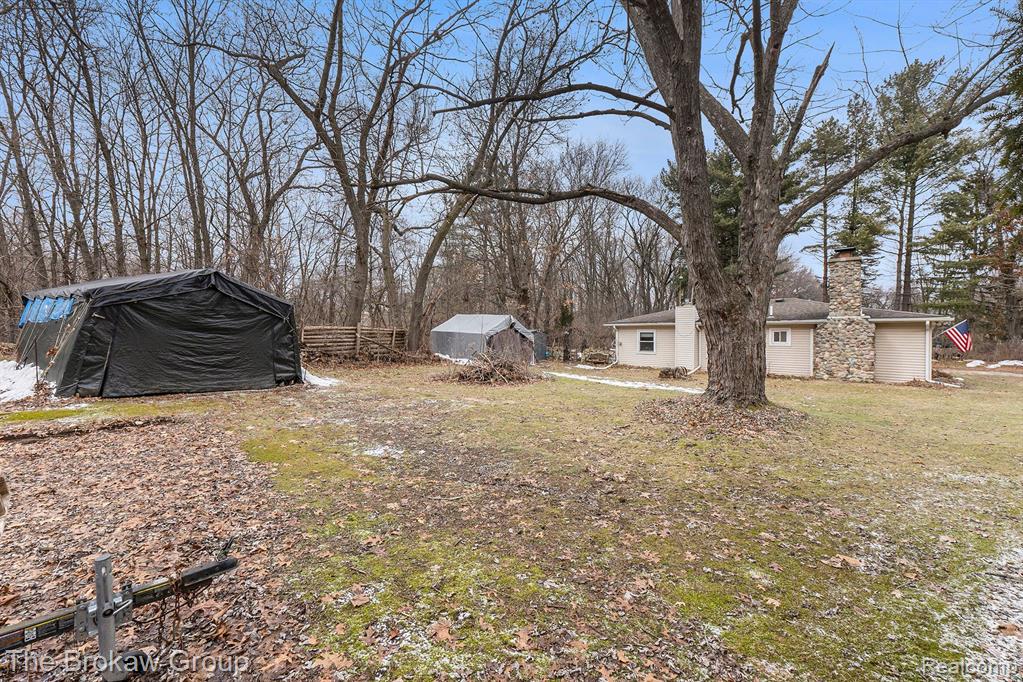 734 WOODLAND Avenue, Lake Orion, MI 48362 — Photo 18