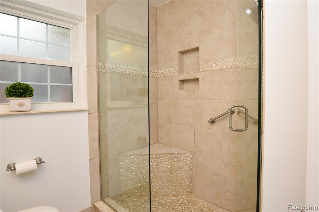 800 Maplegrove Avenue, Royal Oak, MI 48067 — Photo 19