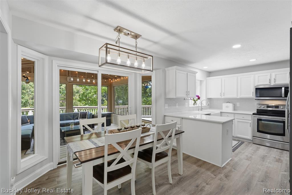 7829 Hillside Lakes Drive, Brighton, MI 48116 — Photo 3