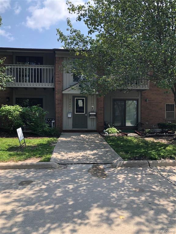 35471 HICKORY WOODS DR, Clinton Twp, MI 48035 — Photo 3